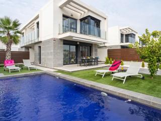 Belvilla by OYO Casa Bali 11 - Vistabella - 0