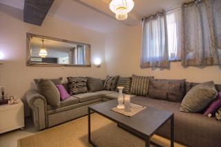 Charming villa Zoya with pool in Pula - Ližnjan - 1