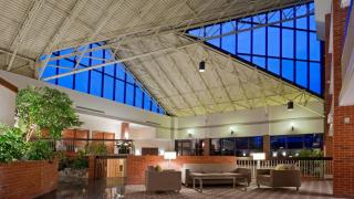 Holiday Inn Oakville Centre by IHG - Oakville - 4