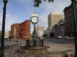 Holiday Inn Express & Suites Utica by IHG - 6