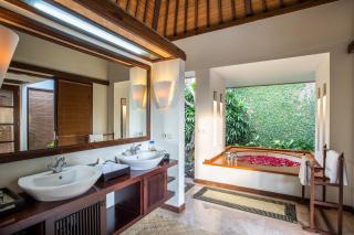 Villa Saffron Seminyak Bali - Seminyak - 1