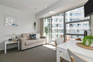 2BR Apartment w/ Balcony, Gym and Parking Access! - Auckland - 9