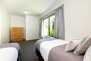 Lawn Cottages - 5