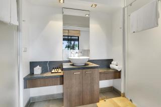Swim Out Apartments in Triton Street Beachfront Resort Palm Cove - Palm Cove - 3
