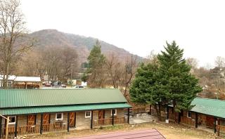 Spring Creek Hotel - Hot Springs - 8