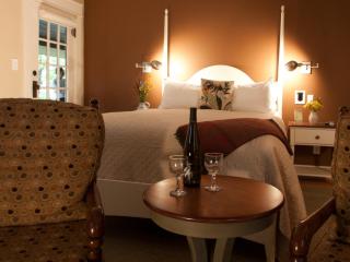 Showers Inn - Bloomington - 1