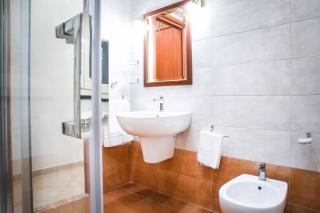 Grande & Caratteristico dietro la Cattedrale - 2