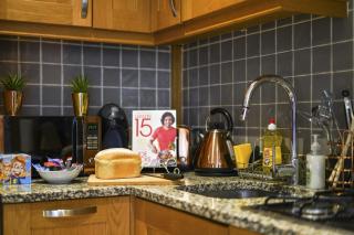 Super Funky Spire View Cottage - FREE Gated Parking - Ultra WiFi - 4