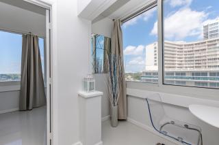 Ocean Beach Condo 3BR On the Sand 911 - Fort Lauderdale - 2