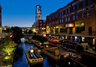 Holiday Inn Express & Suites Oklahoma City Downtown - Bricktown by IHG - Oklahoma City - 2