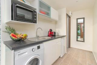 Studio Corail 5 min à pied de la plage - 1BR Studio 5min walk from nice beach - Sainte-Anne - 2