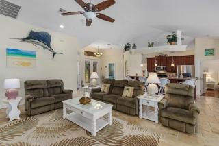Luxury home, hot tub, heated pool, tiki bar - Villa Spain - Cape Coral - 0