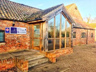 Hall Farm Hotel And Restaurant - Ashby cum Fenby - 3
