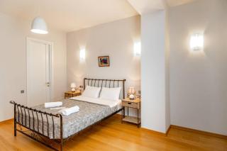 Wehost Spacious place near Rustaveli - Tbilisi - 6
