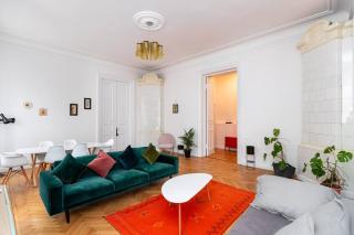 City Center 2BR Apt with 3 Balconies - By Wehost - Tbilisi - 5