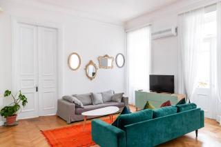 City Center 2BR Apt with 3 Balconies - By Wehost - Tbilisi - 0