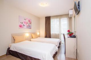 Family Hotel Madrid - 6