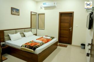 HOTEL BABYLON REGENCY, Opp Krishna Janmasthan Temple - Mathura - 2