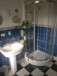 Ms McCreadys Guest House - 5