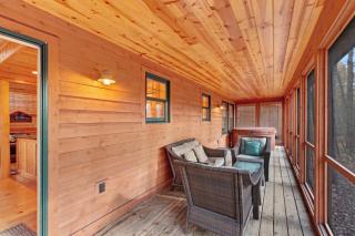 Kingfisher Cove Cabin 28 - 8