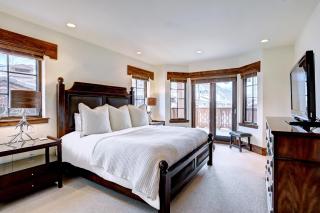 Luxury Mountainside 5BR halet in Vail Village - 2