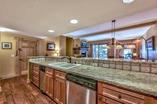Three-Bedroom Townhouse - Kirkwood - 4