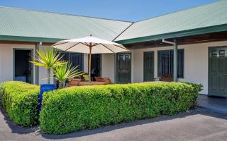 Barringtons Motor Lodge - 1