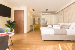 SUITES@SYNGROU-FIX - 9