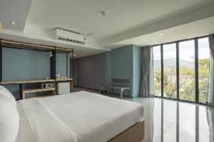 Nora LakeView - 9