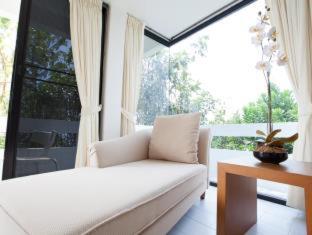 Nern Chalet Beachfront Hotel - 4