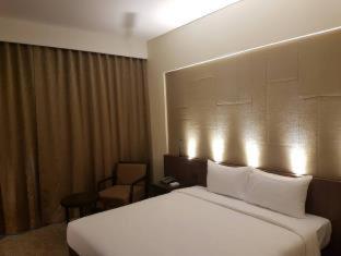 Louis Tavern Hotel - 3