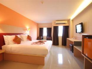 Prom Ratchada Hotel - 1