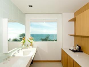 Welcome World Beachfront Resort - 2
