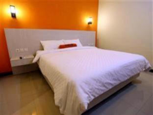 Halogen Hotel Airport Surabaya - 2