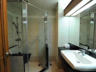 Whitehouse Condotel - 5
