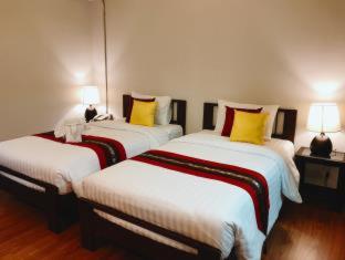 Night Bazaar Inn - 8