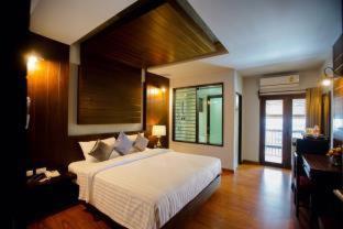Night Bazaar Inn - 5