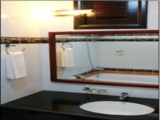 Long Beach Hotel - 7