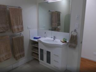 Tinaroo Sunset Retreat - Barrine - 1