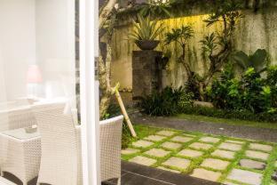 Kamini Legian Hotel - 3