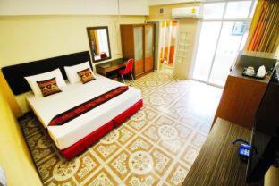 AC Habitat Bangkok - 8