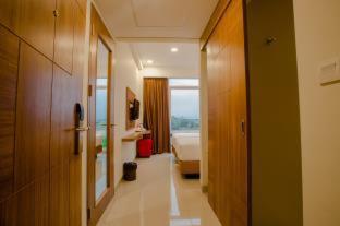 Front One Hotel Purwodadi - Purwodadi - 6