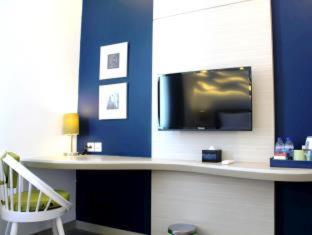 Bonnet Hotel Surabaya - Surabaya - 7