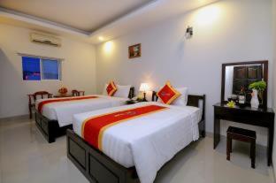 Full House Hotel - 1