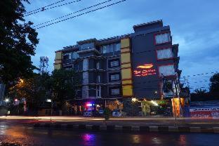 Red Chilies Hotel - 5