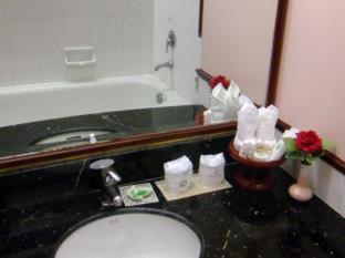 Mayflower Grande Hotel Phitsanulok - Phitsanulok - 3
