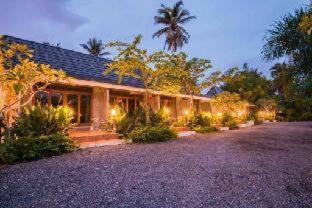 Ruean Thai Nai Bang by PANSAK Resort - 1