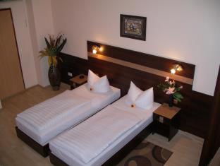 Hotel Elbe Street 34 - Frankfurt - 9