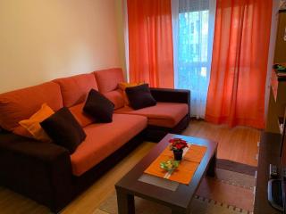 APARTAMENTO MOTA-2 HUCA-LOS PRADOS; PARKING Y WIFI GRATIS - Oviedo - 3