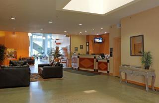 Best Western Plus Kelowna Hotel & Suites - Kelowna - 2